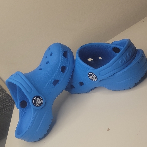 CROCS Blue Sandals Lightweight Foam Design - Picture 2 of 8